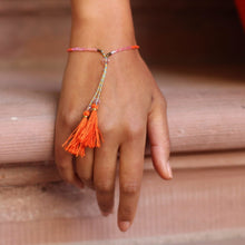 Lade das Bild in den Galerie-Viewer, Monmente Puschel