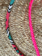 Lade das Bild in den Galerie-Viewer, Sunny - Gehäkelte Handywechselkette (Silber)