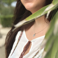 Lade das Bild in den Galerie-Viewer, Monmente Hamsa Halskette